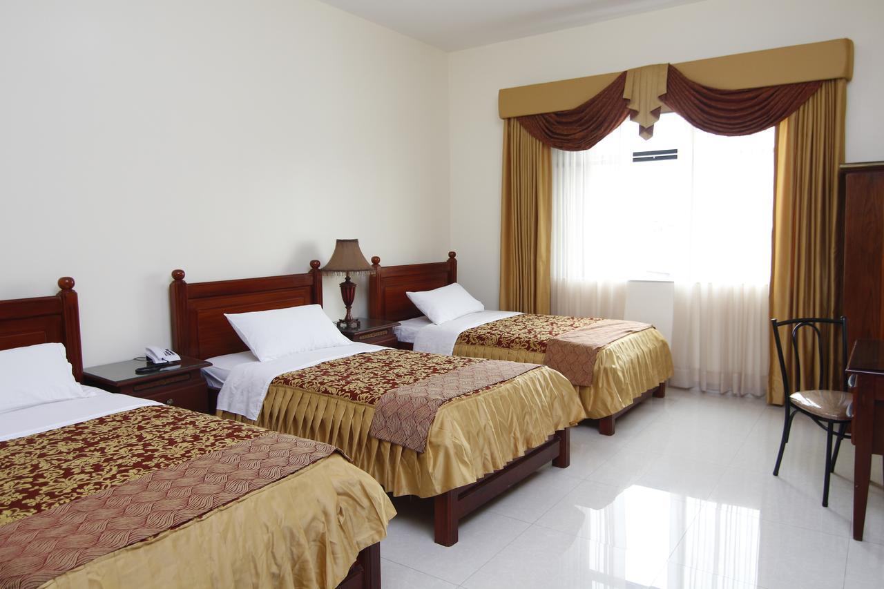 Hotel Versailles Internacional Guayaquil Exteriör bild
