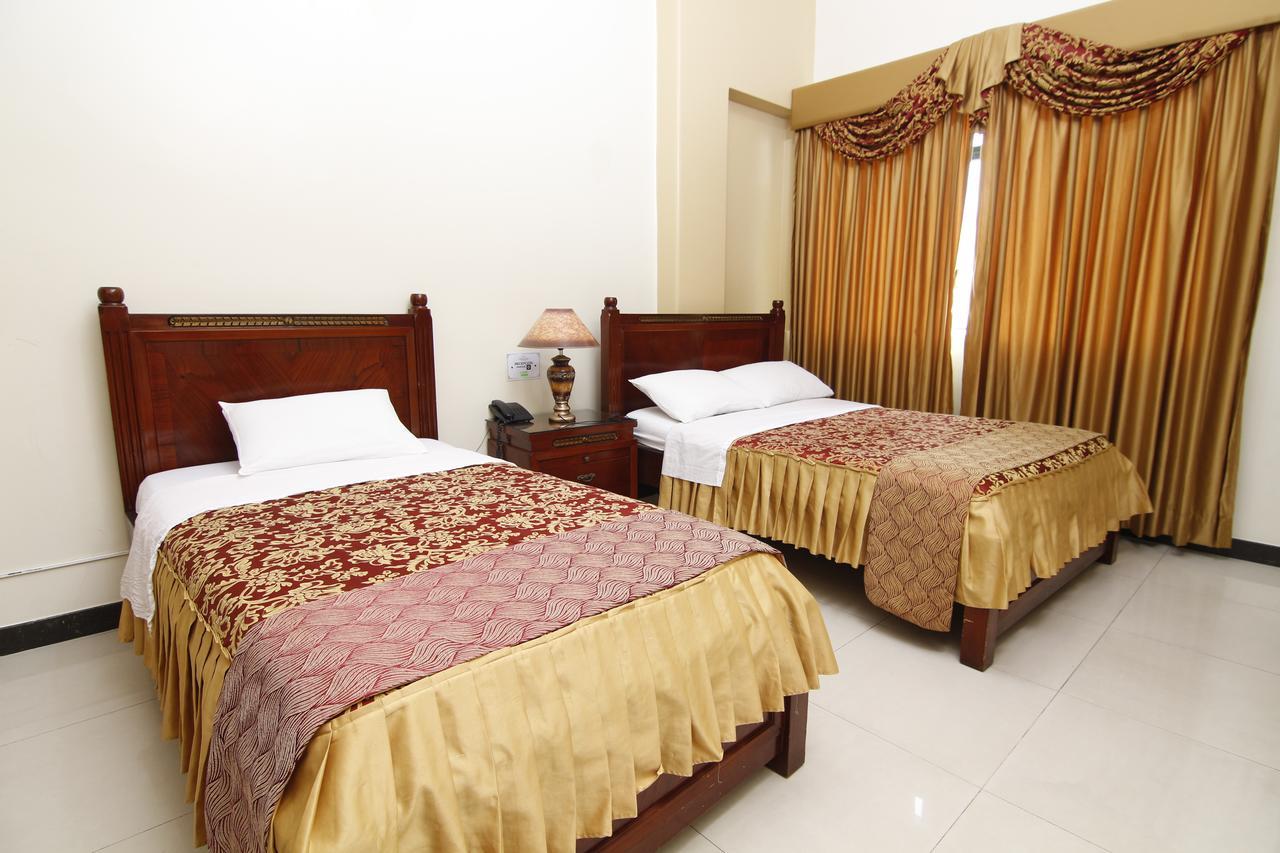 Hotel Versailles Internacional Guayaquil Exteriör bild