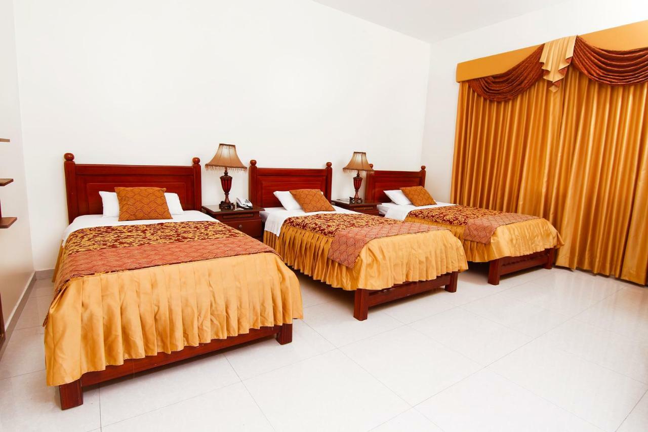Hotel Versailles Internacional Guayaquil Exteriör bild